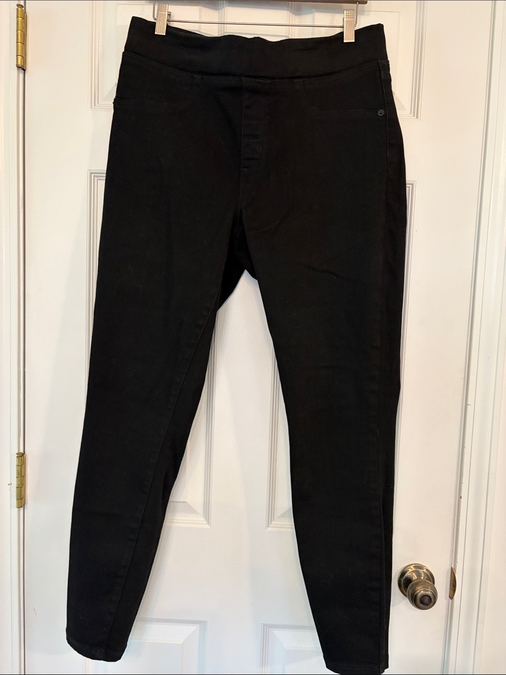 Universal Thread Black Women's Slim Stretch pull on jegging NWOT